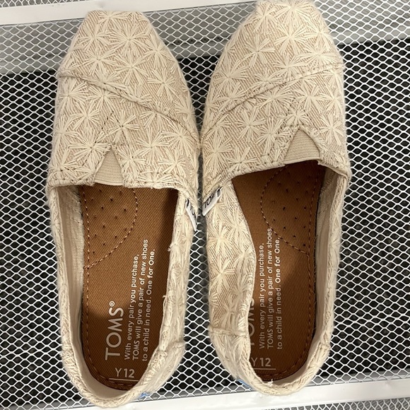 Shoes - Picture 5 of 5